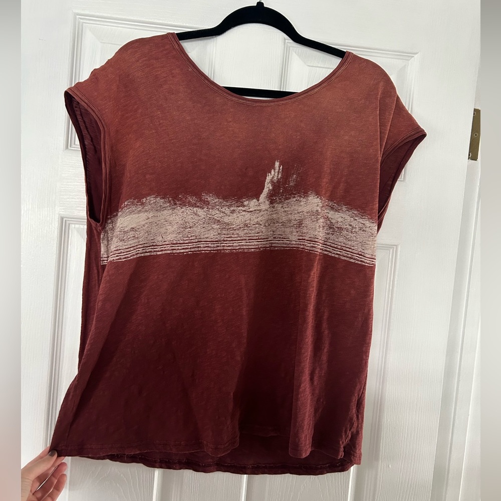 We the Free rust short sleeved shirt